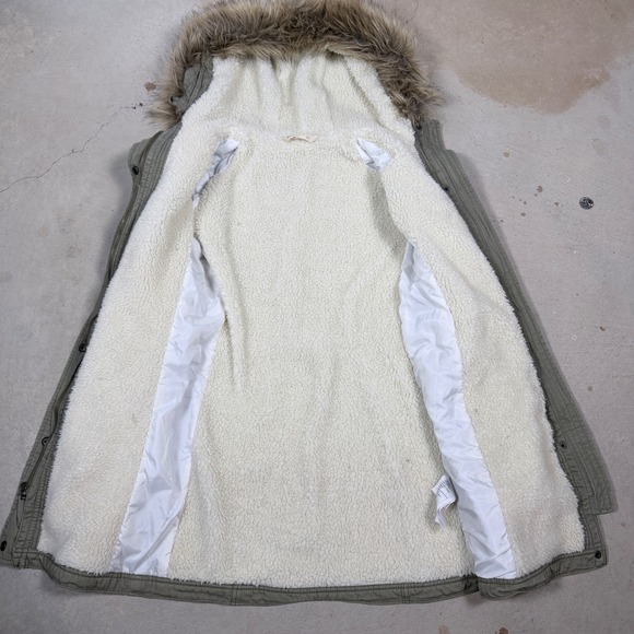 Hollister fur hood Sherpa Lined Hooded Parka Jacket Khaki Green Womens Size S - Picture 3 of 5